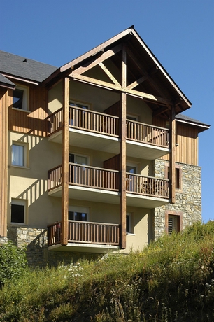 Imagen de la piscina del Hotel R&eacute;sidence Nemea Le Hameau De Balestas. Foto 16