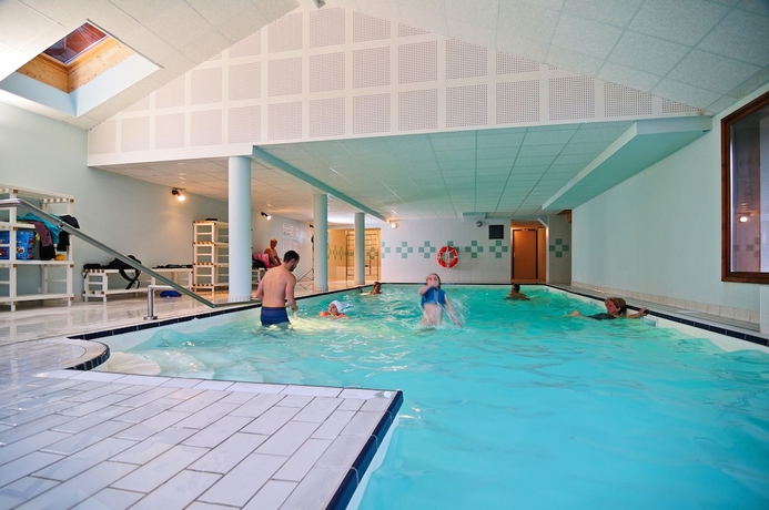 Imagen de la piscina del Hotel Résidence Nemea Les Chalets Des Evettes. Foto 16