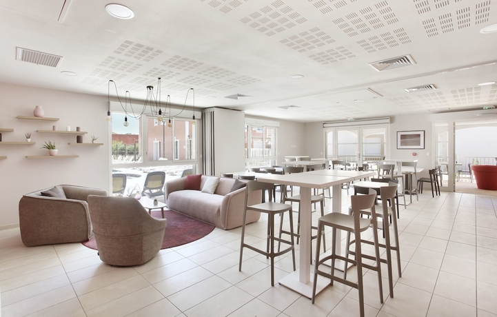 Imagen del bar/restaurante del Hotel R&eacute;sidence Odalys Fleur De Sel. Foto 5