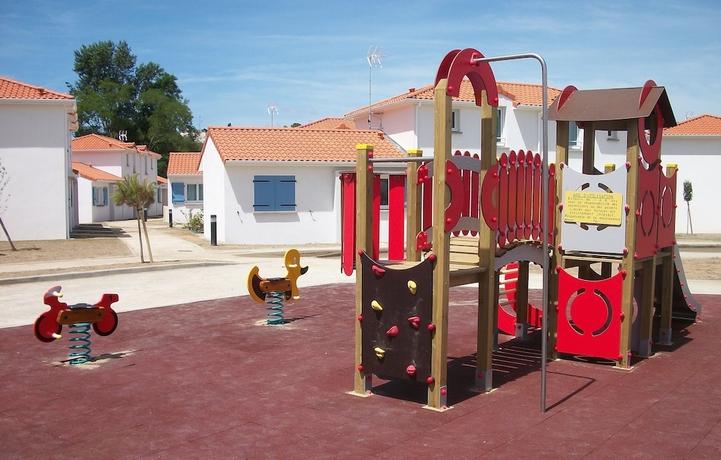 Imagen de los exteriores del Hotel R&eacute;sidence Odalys Le Domaine de l\'Ocean. Foto 14