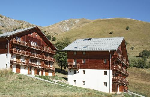 Imagen general del Hotel R&eacute;sidence Odalys Les Chalets De La Porte Des Saisons. Foto 2