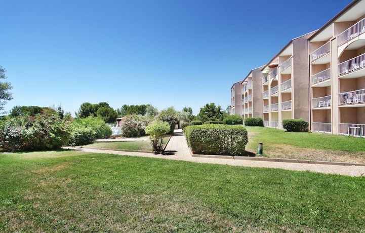 Imagen de los exteriores del Hotel R&eacute;sidence Odalys Les Hauts De Balaruc. Foto 15