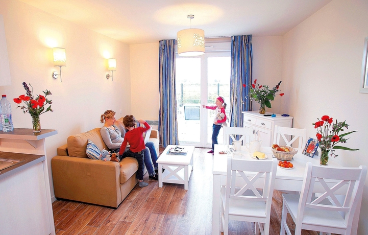 Imagen de los interiores del Hotel R&eacute;sidence Odalys Les Villas De La Baie. Foto 14