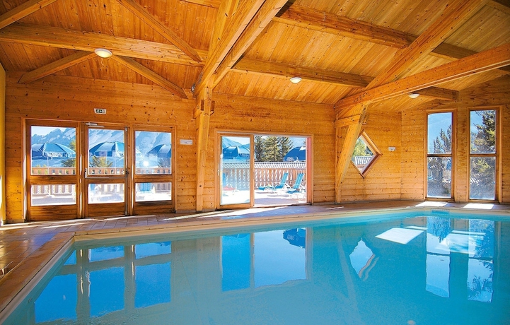 Imagen de la piscina del Hotel R&eacute;sidence Odalys L'or&eacute;e Des Pistes. Foto 17