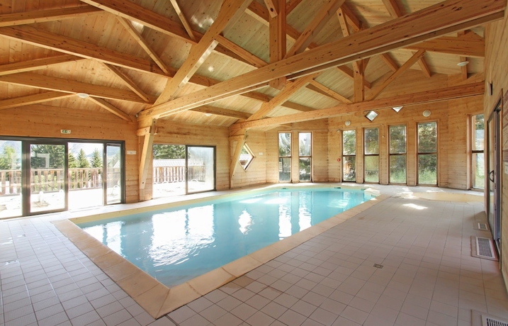 Imagen de la piscina del Hotel R&eacute;sidence Odalys L'or&eacute;e Des Pistes. Foto 19