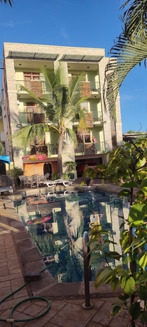 Imagen de la piscina del Hotel Résidence Padma. Foto 19