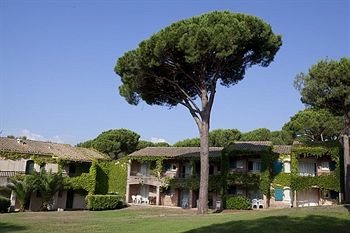 Imagen de los exteriores del Hotel R&eacute;sidence Pierre & Vacances Valescure. Foto 10