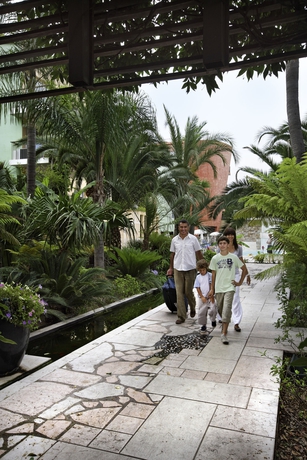 Imagen de los exteriores del Hotel Résidence Pierre and Vacances Premium Port-prestige. Foto 8