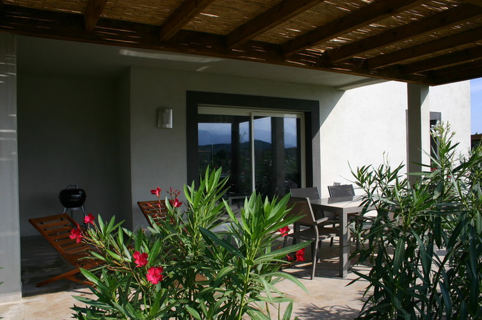 Imagen de los interiores del Hotel R&eacute;sidence Premium Les Villasportovecchio. Foto 10