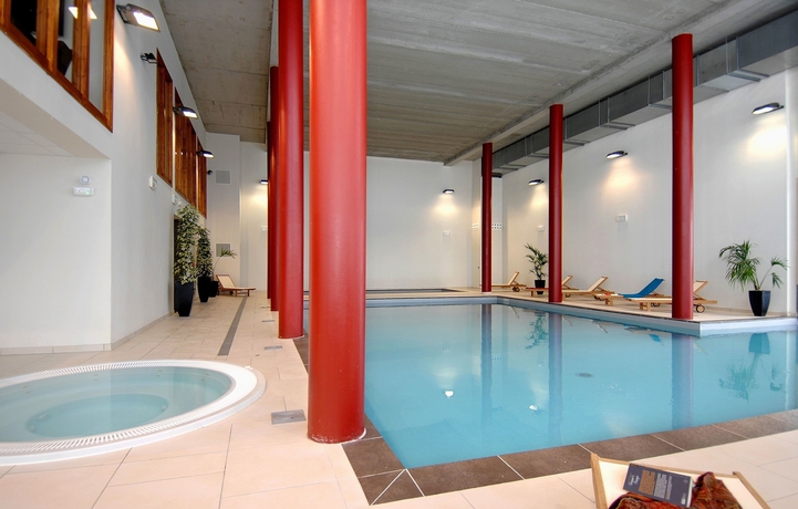 Imagen de la piscina del Hotel Résidence Prestige Odalys Edenarc - Arc 1800. Foto 17