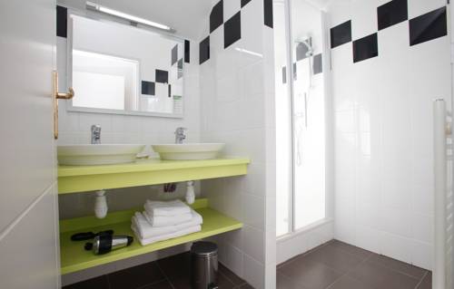 Imagen de la habitación del Hotel R&eacute;sidence Prestige Odalys Le Ch&acirc;teau De K&eacute;rav&eacute;on. Foto 4