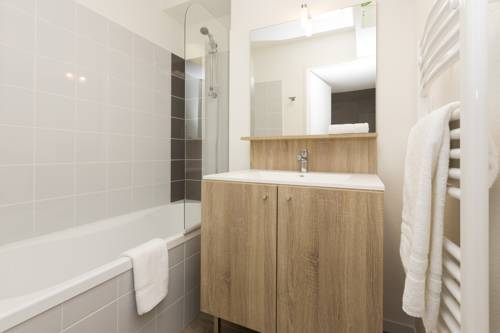 Imagen de la habitación del Hotel Résidence Prestige Odalys Le Domaine Des Pins. Foto 8