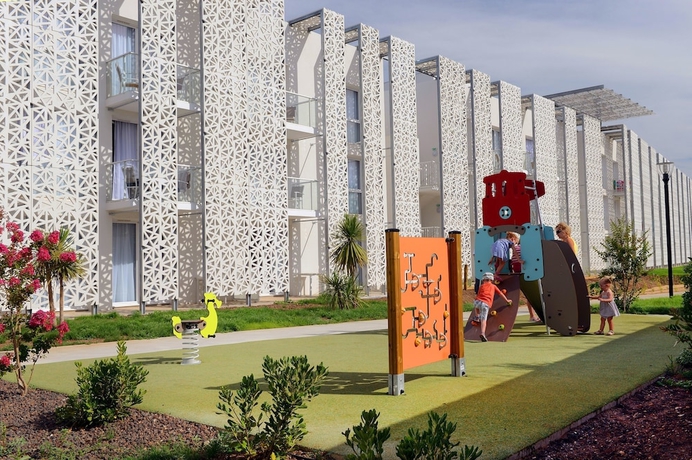 Imagen de los exteriores del Hotel R&eacute;sidence Prestige Odalys Nak&acirc;ra. Foto 12