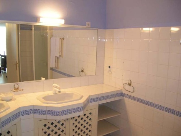 Imagen de la habitación del Hotel R&eacute;sidence Saint-Jacques Bord de Mer. Foto 15