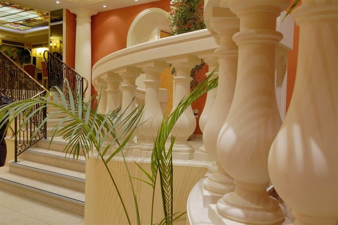 Imagen de los interiores del Hotel Résidence Share Inn. Foto 8