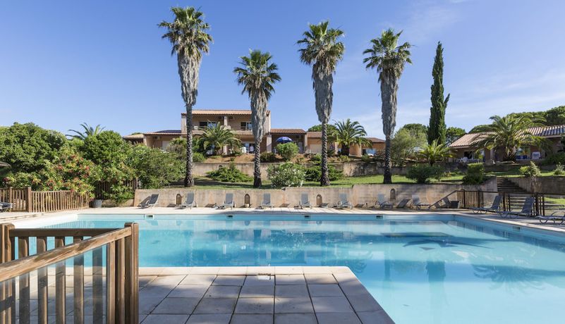 Imagen de la piscina del Hotel R&eacute;sidence Stella Di L'aria. Foto 15