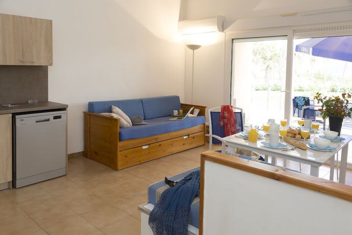 Imagen de los interiores del Hotel R&eacute;sidence Stella Di L'aria. Foto 12