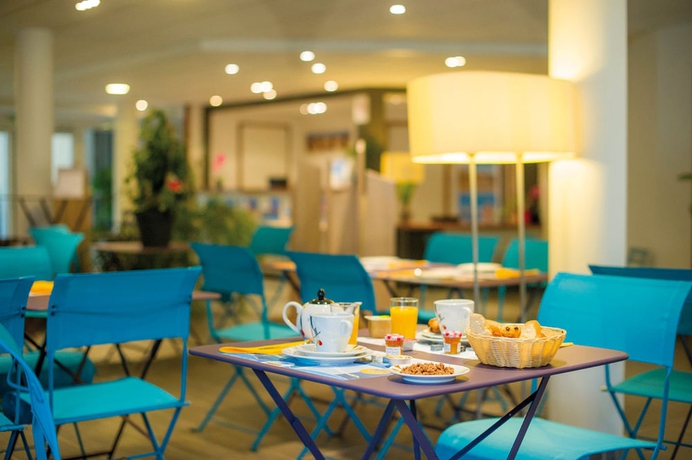 Imagen del bar/restaurante del Hotel Résidence Vacances Bleues Les Jardins D'arvor. Foto 2