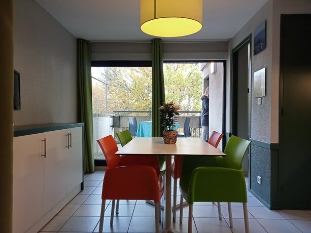 Imagen de la habitación del Hotel R&eacute;sidence Vacances Bleues Lou Castel. Foto 15