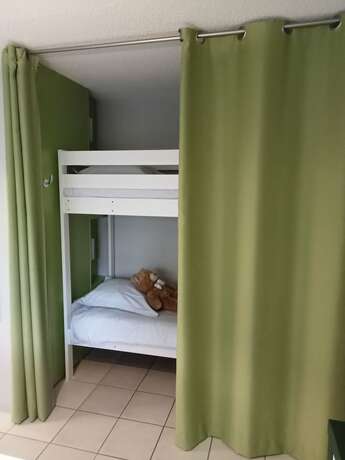 Imagen de la habitación del Hotel R&eacute;sidence Vacances Bleues Lou Castel. Foto 16