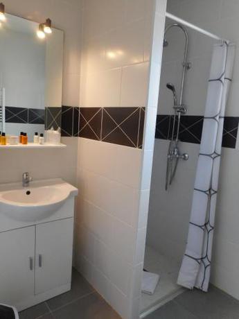Imagen de la habitación del Hotel R&eacute;sidence du Parc - Gorges de l\'H&eacute;rault - C&eacute;vennes - Parc Sports & Loisirs Brissac Ganges. Foto 8