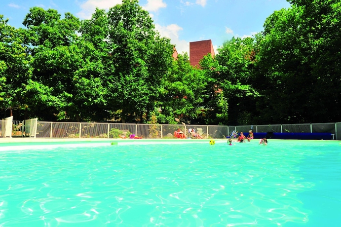 Imagen de la piscina del Hotel R&eacute;sidence les Balcons du Canigou. Foto 14