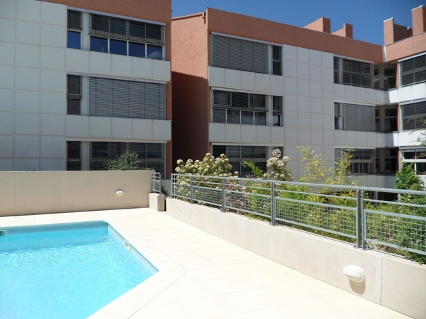 Imagen de la piscina del Hotel R&eacute;sidence les Balcons du Canigou. Foto 17
