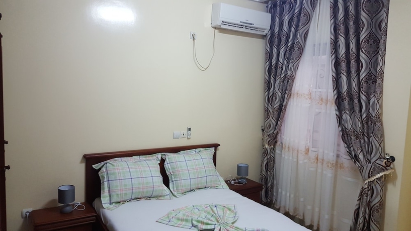 Imagen de la habitación del Hotel R&eacute;sidences h&ocirc;teli&egrave;res Micheline et Emile, Bastos. Foto 11