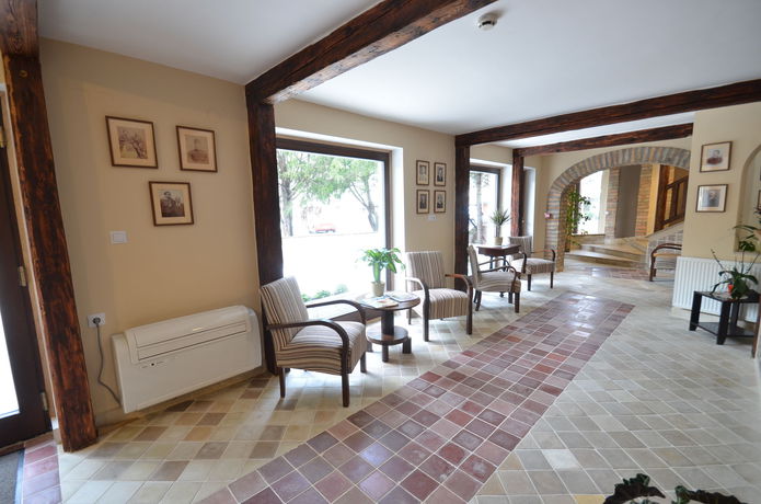 Imagen de la habitación del Hotel Révész. Foto 10