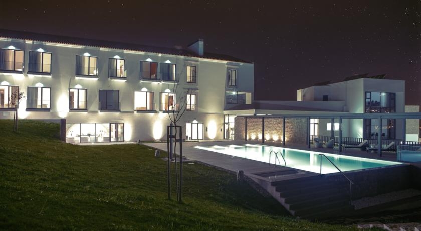 Imagen de la piscina del Hotel Real Abadia Congress and Spa. Foto 6