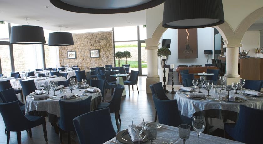 Imagen del bar/restaurante del Hotel Real Abadia Congress and Spa. Foto 2