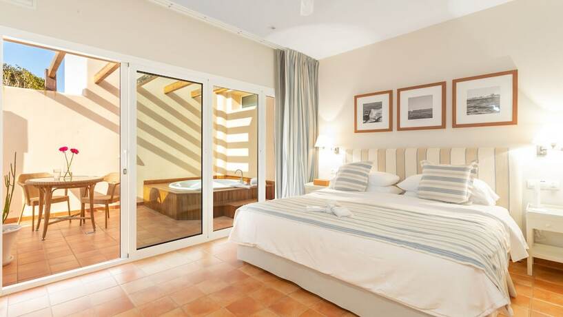 Imagen de la habitación del Hotel Real Agua Amarga La Joya - Adults Only. Foto 13