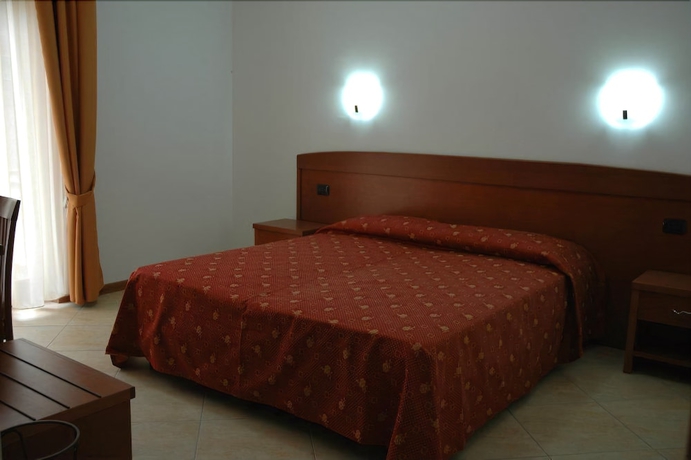 Imagen de la habitación del Hotel Real Asturias. Foto 15