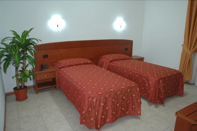 Imagen de la habitación del Hotel Real Asturias. Foto 16