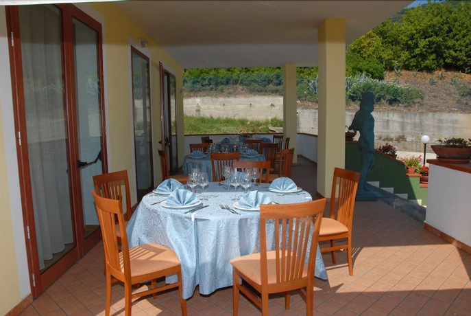 Imagen del bar/restaurante del Hotel Real Asturias. Foto 5