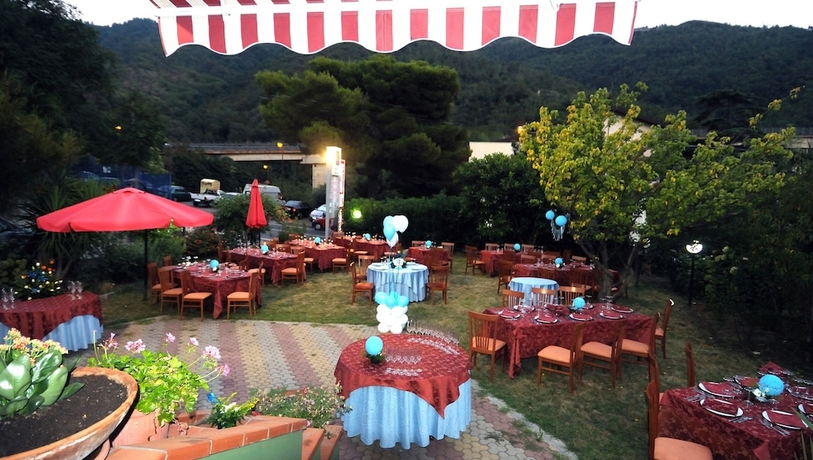 Imagen del bar/restaurante del Hotel Real Asturias. Foto 14