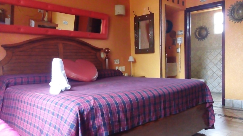 Imagen de la habitación del Hotel Real Azteca, Ciudad de M&eacute;xico. Foto 11