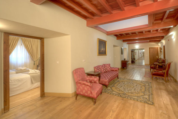 Imagen de la habitación del Hotel Real Colegiata San Isidoro. Foto 9