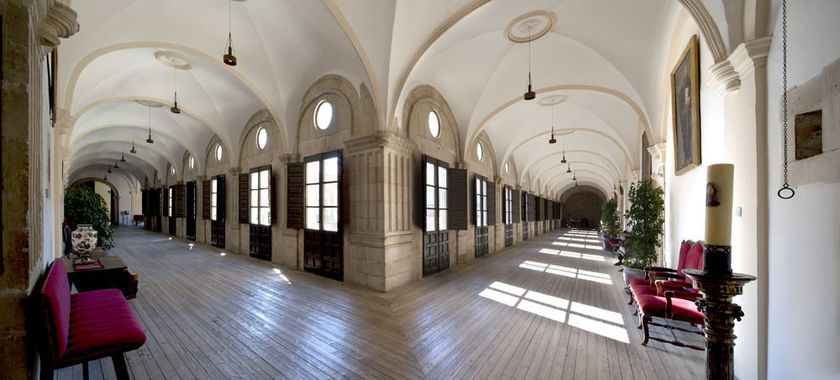 Imagen de los interiores del Hotel Real Colegiata San Isidoro. Foto 15