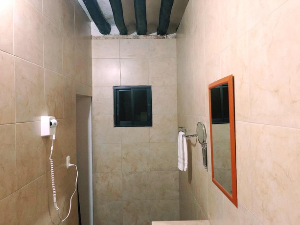 Imagen de la habitación del Hotel Real Colonial, Valladolid. Foto 2