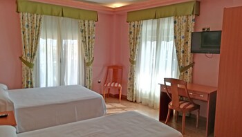 Imagen de la habitación del Hotel Real De Castilla. Foto 7