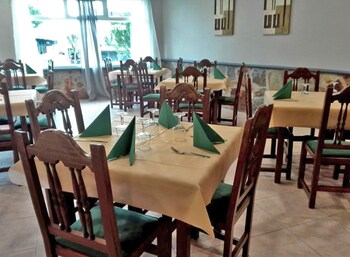 Imagen del bar/restaurante del Hotel Real De Castilla. Foto 4