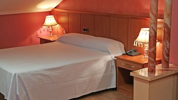 Imagen de la habitación del Hotel Real De Castilla. Foto 9