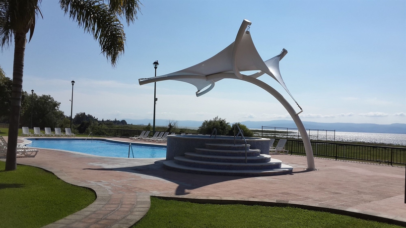 Imagen de la piscina del Hotel Real De Chapala. Foto 15