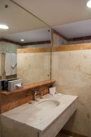 Imagen de la habitación del Hotel Real De Minas Poliforum. Foto 6