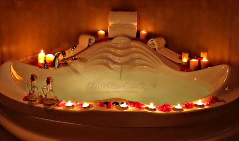 Imagen de los exteriores del Hotel Real Del Angel. Foto 14