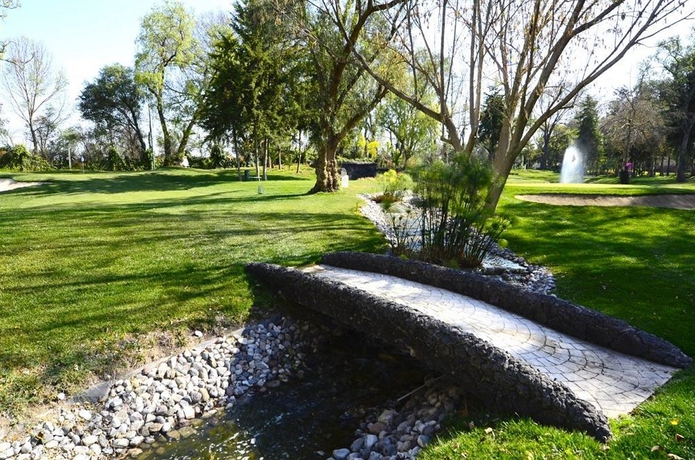 Imagen de los exteriores del Hotel Real Del Bosque. Foto 10