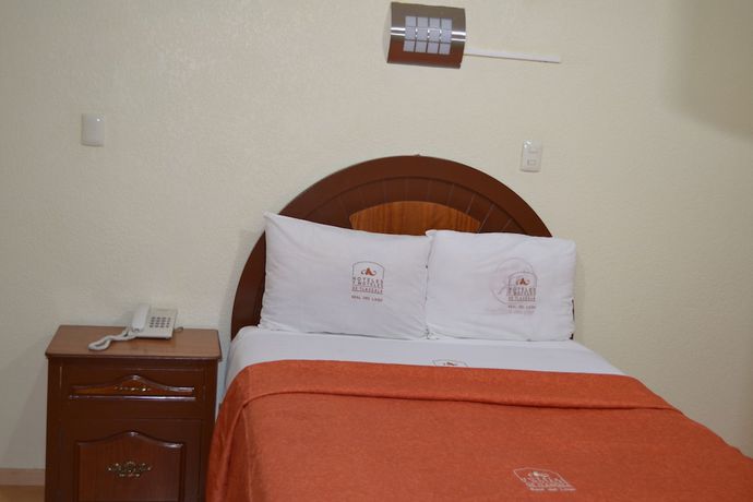 Imagen de la habitación del Hotel Real Del Lago. Foto 2