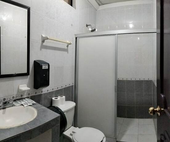 Imagen de la habitación del Hotel Real Del Quijote. Foto 20