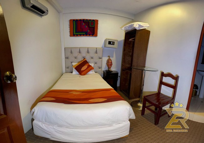 Imagen de la habitación del Hotel Real Excelencia. Foto 17